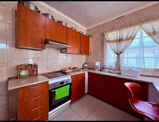 3 BEDROOM HOUSE FOR SALE IN BRENTHURST